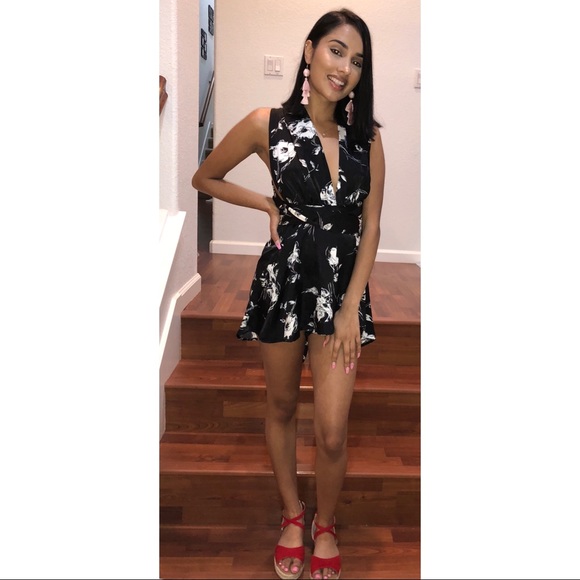 Dresses & Skirts - 🔥Lexi satin romper🖤